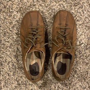 Born distressed leather women’s laced shoe